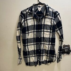 Old Navy Men's Casual Navy and White Checkered Shirt